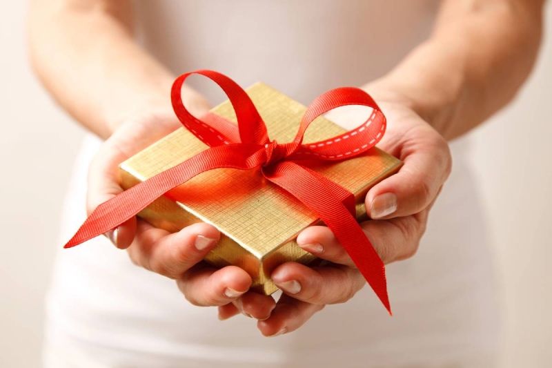 Can End-Of-The-Year Giving Mean Tax Deductions For My Connecticut Business?